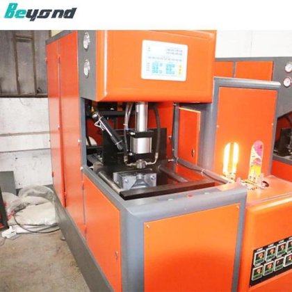 用于 5 加仑瓶的半自动吹瓶机