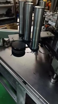 2014年克朗斯贴标机， 26000bph