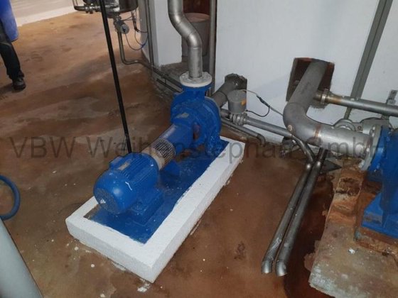 2つの容器を備えた醸造所