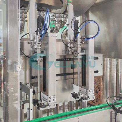 化妆品灌装机 优质液体洗涤剂软膏双喷嘴跟踪灌装旋盖机 制造商 | GUANYU