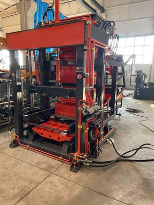 全自动混凝土砌块成型机