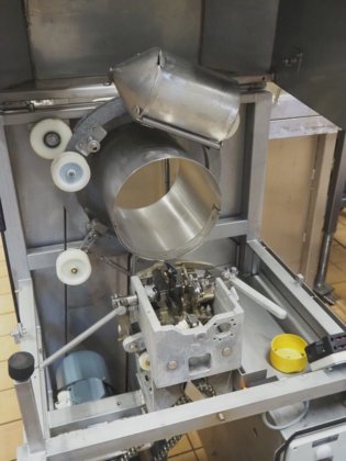 NN binding machine Machines à