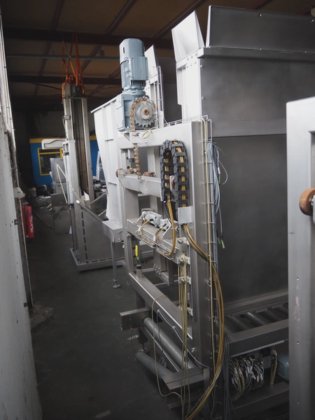 NN pallet stacking and de-stacking