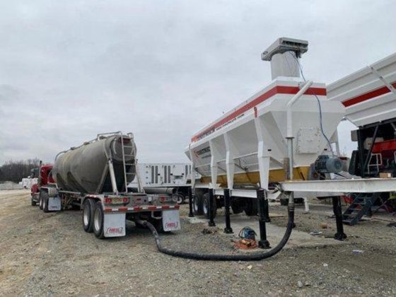 卧式移动水泥仓