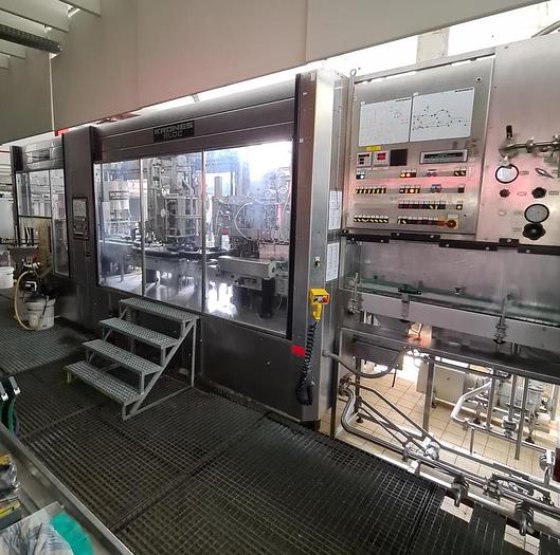 ボトル充填機/キャップ機/ラベル貼り機