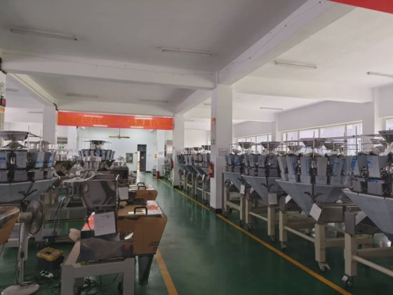 高速多头称重式零食豆类薯片称重包装机