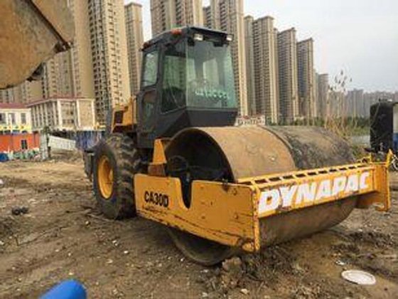 DYNAPAC CA30D