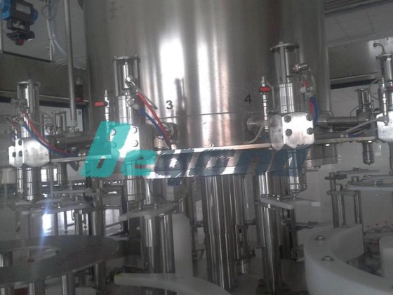 出厂价自动食用油瓶灌装旋盖包装机