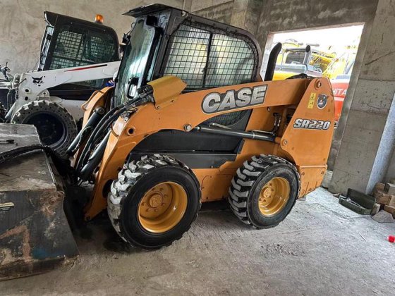 2013 CASE SR220