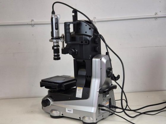 Keyence VHX‑700 digital microscope system in Duxford, England, United ...