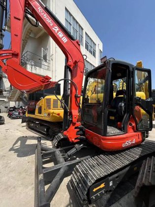 KUBOTA U55