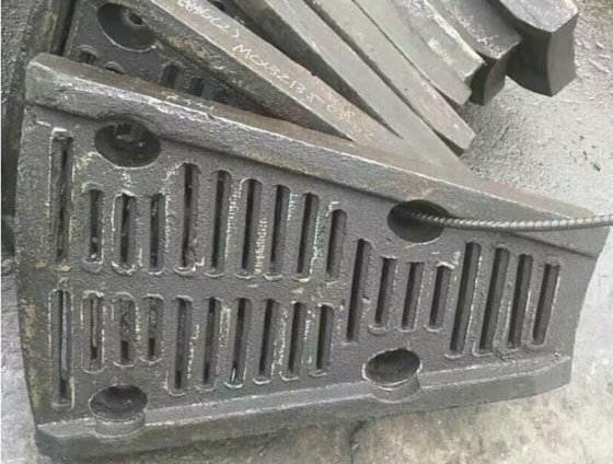 はさみ金の版の鋼球のボール ミルの粉砕機