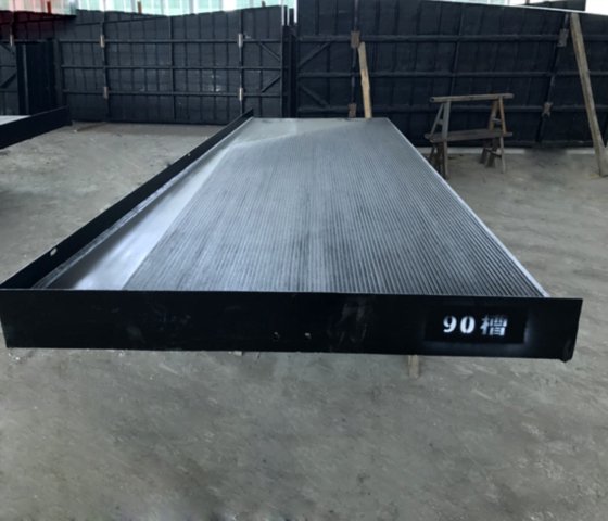 テーブルの鉱石ドレッシング装置を揺する金鉱の集中のテーブル