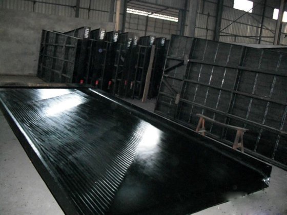 テーブルの鉱石ドレッシング装置を揺する金鉱の集中のテーブル