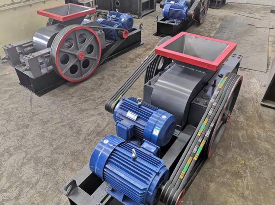 装置を押しつぶす二次水晶石の砂の二重滑らかなローラーの粉砕機