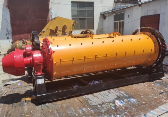 鉱山の粉の粉砕機乾燥した/ぬれたタイプ粉砕の金鉱石のボール ミル機械