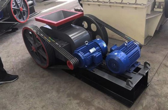 粘土石灰岩のための機械機械を作るローラーの粉砕機の砂