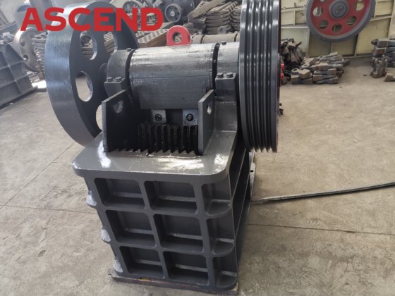 ブレーカの顎機械を押しつぶす花こう岩の石の破片の粉砕機PE600x900