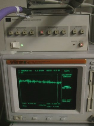 Atenuador programable de 18 GHz