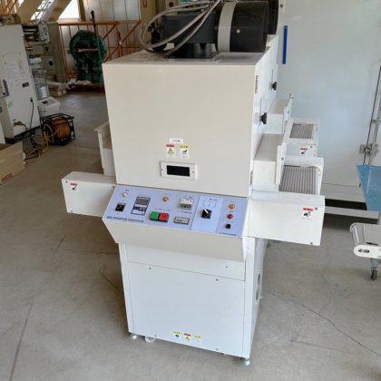 横刷り印刷機と一緒に購入されている商品　UVコンベア照射機　アイグラ