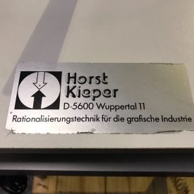 ホルスト・キーパー・プレート・パンチ