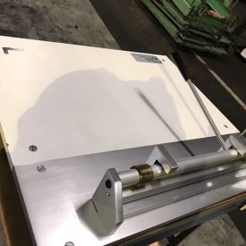 ホルスト・キーパー・プレート・パンチ