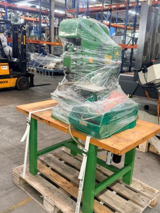 パンチとダイ付き小型圧縮空気パンチ