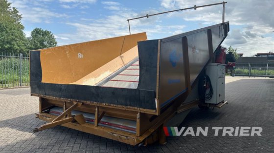 2014 Breston Z2500X Receiving hopper