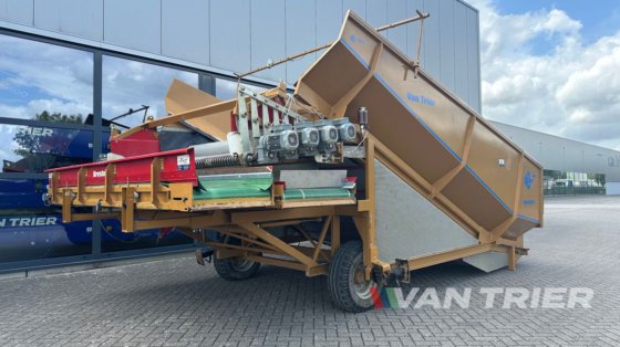 2014 Breston Z2500X Receiving hopper