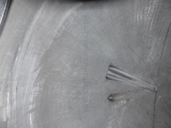 明るいビールタンク