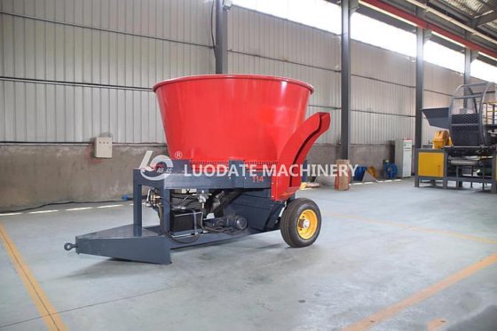 農業設備の移動式ベール粉砕機の機械類ラクダ牛の供給の供給のヘイ・ベールのハンマー・ミル アルファルファ草