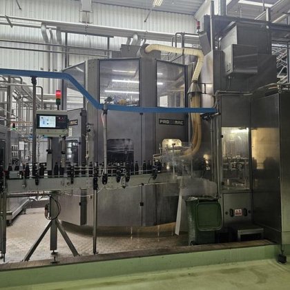 ペットボトル充填ライン