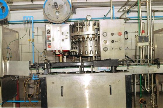 返却不要ガラス瓶充填ライン