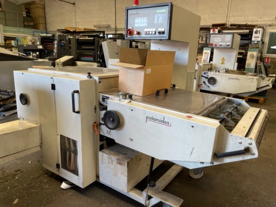 2001 パラミデス – BA700