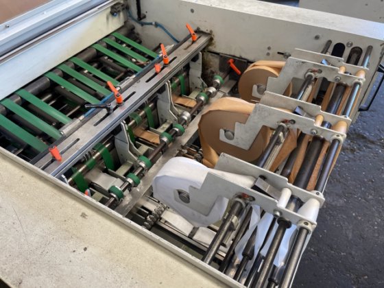 2001 パラミデス – BA700