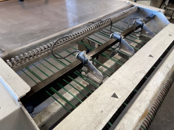 2001 パラミデス – BA700