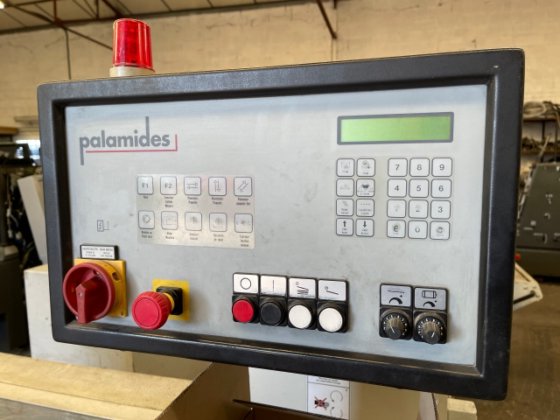 2001 パラミデス – BA700