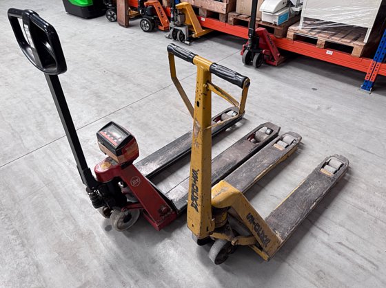 パレットリフター2台セット