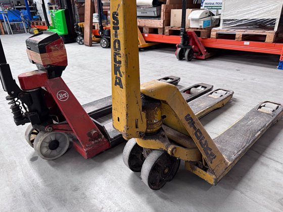 パレットリフター2台セット