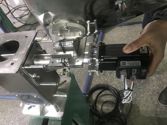 体积式色母粒定量给料机 注射机用体积式定量给料机