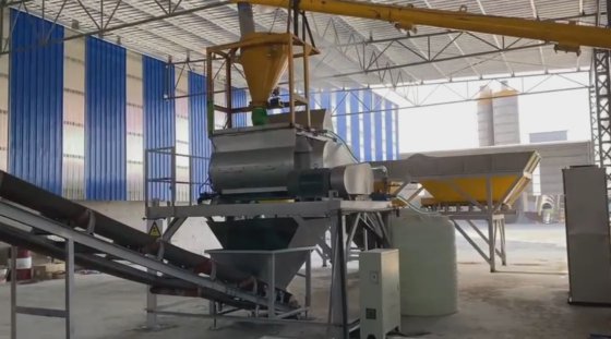 オーストラリアの自動レンガ、空洞ブロック、舗装ブロック製造機