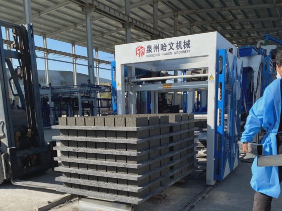 オーストラリアの自動レンガ、空洞ブロック、舗装ブロック製造機