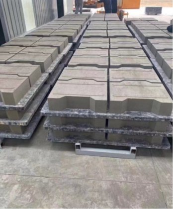 耐摩耗性衝撃抵抗性のGMTパレット、舗装ブロック製造機生産ライン用