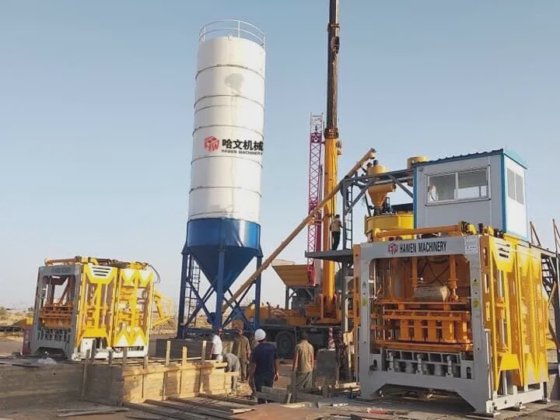 カンパラ、ウガンダで販売中のコンクリートソリッドブロックセメントハローブロック製造機