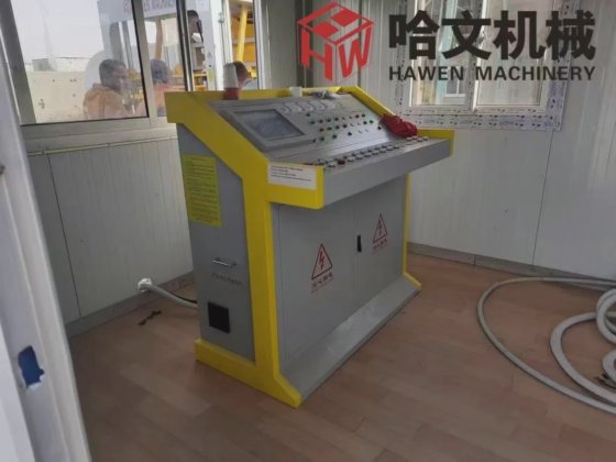 カンパラ、ウガンダで販売中のコンクリートソリッドブロックセメントハローブロック製造機