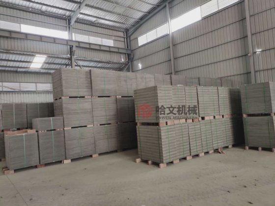 ブロック製造機、レンガ製造機用のプラスチックPVCパレット バングラデシュで