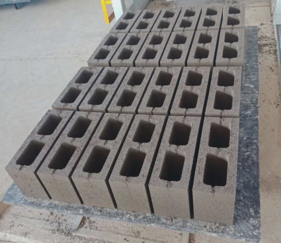 コンクリートブロック用のブロック製造機パレット強化GMTファイバーグラスプラスチックパレット