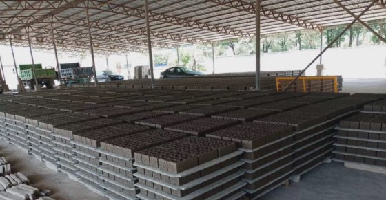 コンクリート舗装用レンガ製造機 CE付き