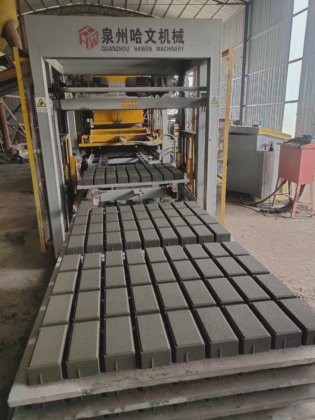 サーボモーターブロック機透水性セメントブロック機庭に使用