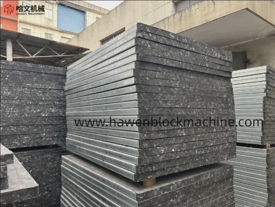 セメントブロック製造機用の高強度ガラス繊維GMTパレット 25-30mm GMTパレットがマリに出荷されます。